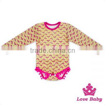 2LLY-091 Yiwu Lovebaby Wholesale cotton red heart print long sleeve hood Valentine's Day flutter sleeve baby romper