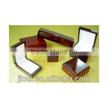 Latest design Elegant inner decoration jewelry boxes with metal lock