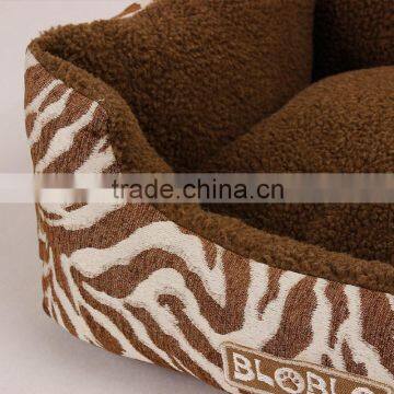 The Professional Giant Croc Shoe Shape Pet Bed for Large Dogs photo-4