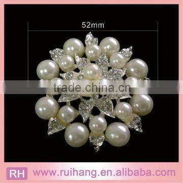 round royal pearl brooch wholesale wedding decoration for wedding invitations