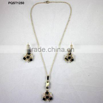 Wholesale personalized fancy small pearl flower small necklace fine jewelry