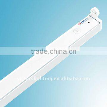 Fluorescent lighting fixture