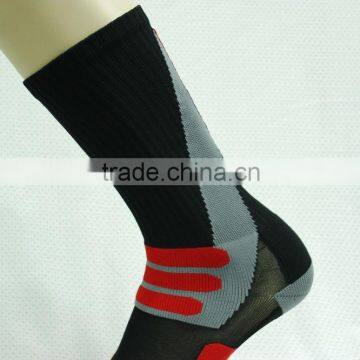 Men Women fashionable sports socks , jacquard nylon sport compression socks , colored compression sport socks