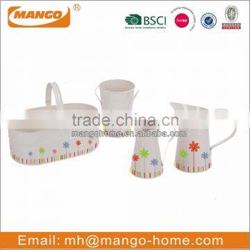 Decorative Metal Hanging Flower Basket photo-4