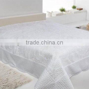 Microfiber White Embroidery Quilts Bedspreads