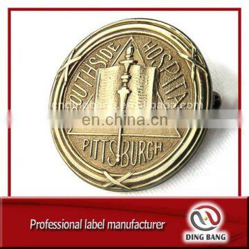 Hot Selling fashion Use And Old Style Custom Embossed Logo Antique Souvenir Pin Badge