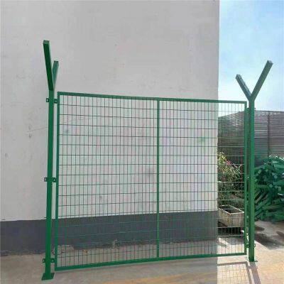 dipped plastic welded isolation net, y-shaped column with blade barbed wire protective net isolation fence, youdun steel wire fence net