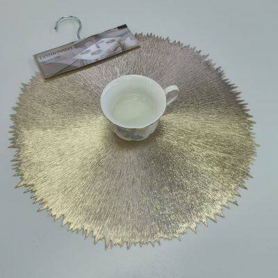 Набор из 6 антискользящих, термостойких и мытьевых вайлоновых салфеток для стола из золотого красивого вайлона для кухни и приема пищи