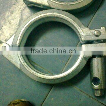 Bolt pipe coupling