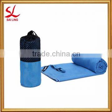 China Factory 100% Microfiber Sports Travel Bath Towels for Camping and Hiking with Carrying Mesh Bag