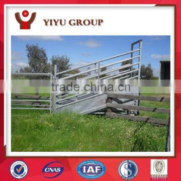 Made-in-china cheap best selling cattle panel yards made in china