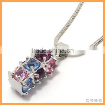 The distinctive colourful alloy necklace pendant