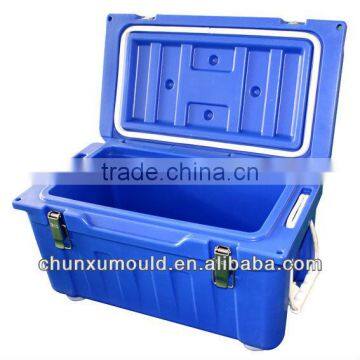 Rotomolding portable cooler box