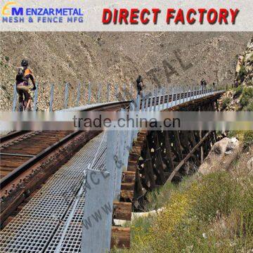 White and Black Mesh Steel Grating for Railway bridge side of the road