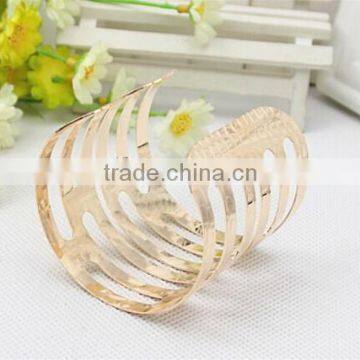 Fashion Iron Gold Hollow Bangle Cuff Bracelet for Women photo-4