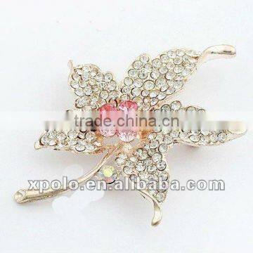 Women Love Crystal Setting Maple Leaf Brooch For Clothing